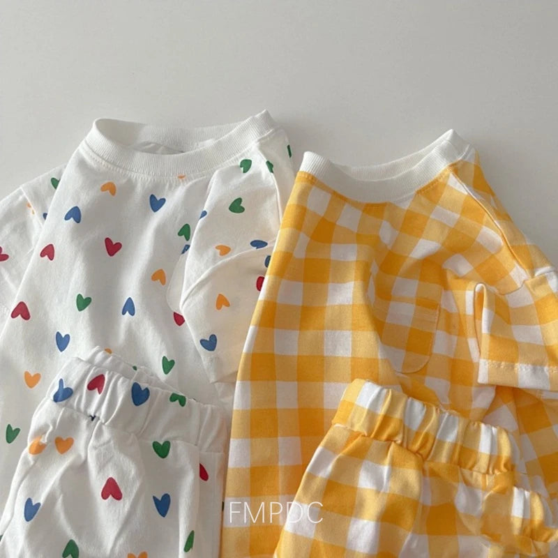 Boys and Girls 2Pcs Tees Heart Print T-Shirt + Plaid Shorts.