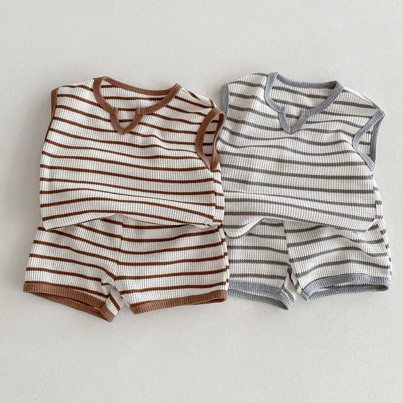 Baby/Children Sleeveless suit.