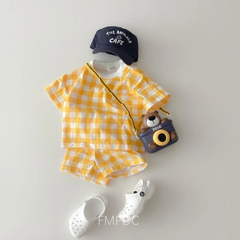 Boys and Girls 2Pcs Tees Heart Print T-Shirt + Plaid Shorts.
