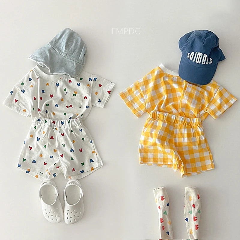 Boys and Girls 2Pcs Tees Heart Print T-Shirt + Plaid Shorts.